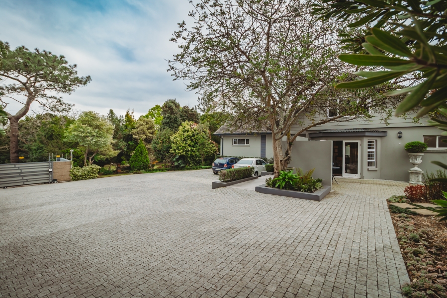 6 Bedroom Property for Sale in Heatherlands Western Cape